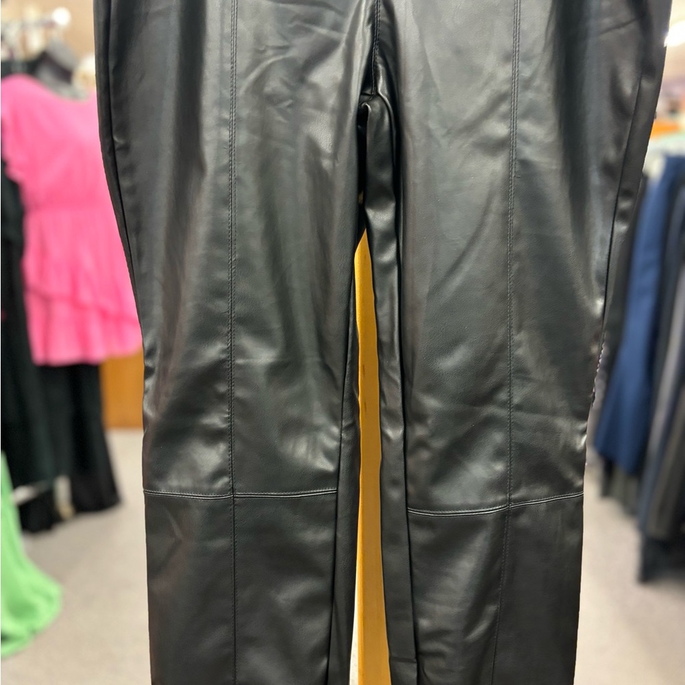 🛍️ ee:some Ladies Black Patent Leather Pants - Picture 2 of 10